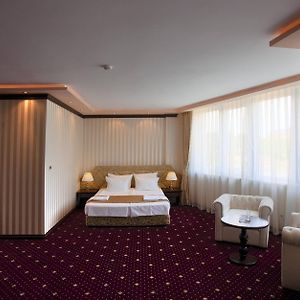 Deluxe Zimmer mit Kingsize-Bett